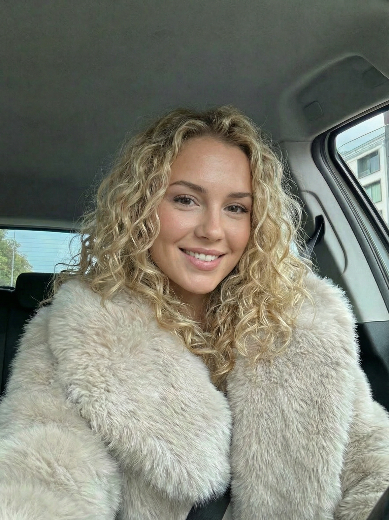 Short faux-fur jacket